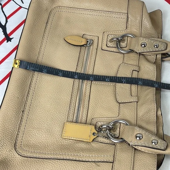 Coach Leather Beige Shoulder Purse Ruffle Trim - Picture 12 of 14